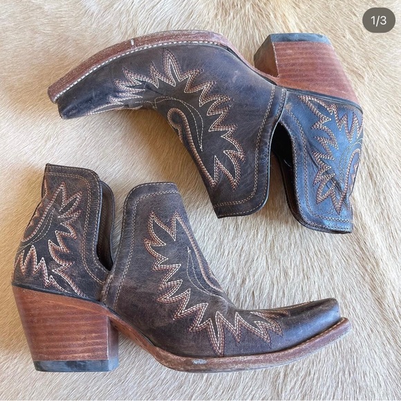 Ariat Shoes - Ariat Dixon Booties
